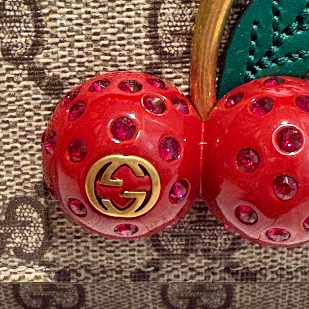 🍒 Authentic Gucci GG Supreme Mini Cheery Chain Bag 🍒 Valentine Bag - Picture 7 of 10